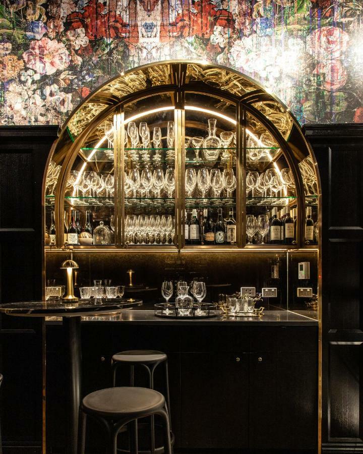 The Inchcolm By Ode Hotels Brisbane Exterior foto The bar at the Savoy